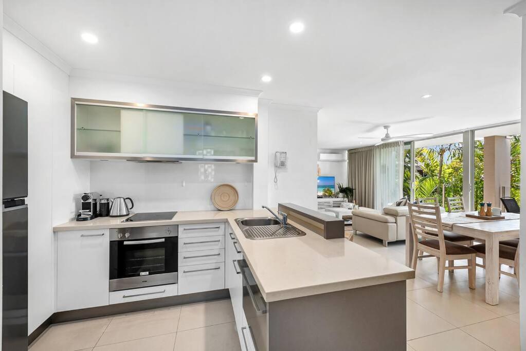 Dreaming In Luxury Beachside Apartment *