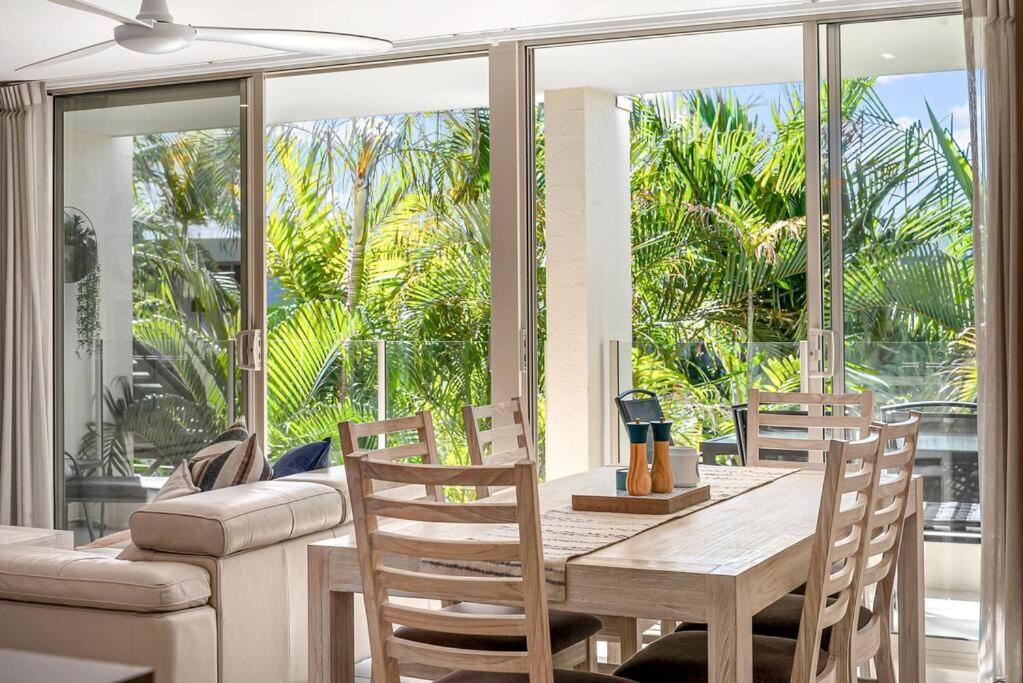 Dreaming In Luxury Beachside Apartment