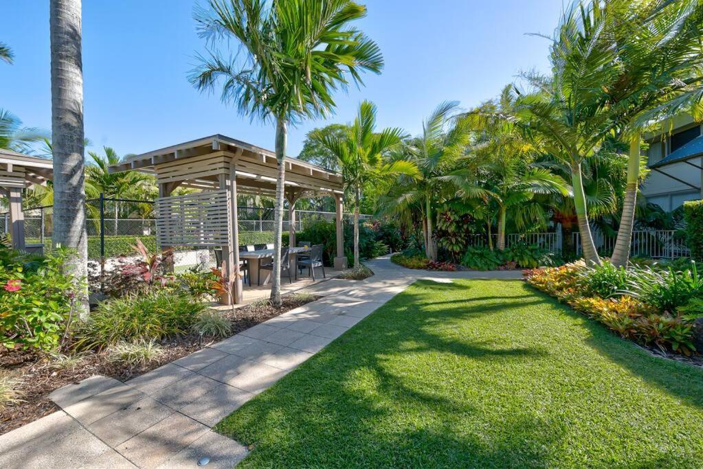 Dreaming In Luxury Beachside